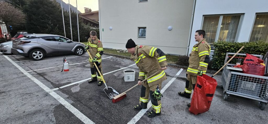 E06-2026 / Freitag, 26.02.2025 / 16.50 - 18.20 Uhr / Öl-Einsatz (...)